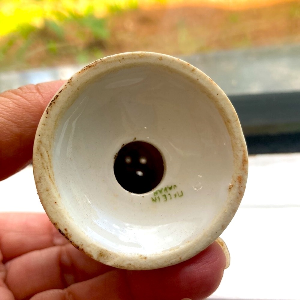 Hand-Painted Brown Ceramic Art Piece salt shaker. Made in Japan. 1940s vintage - Picture 6 of 7
